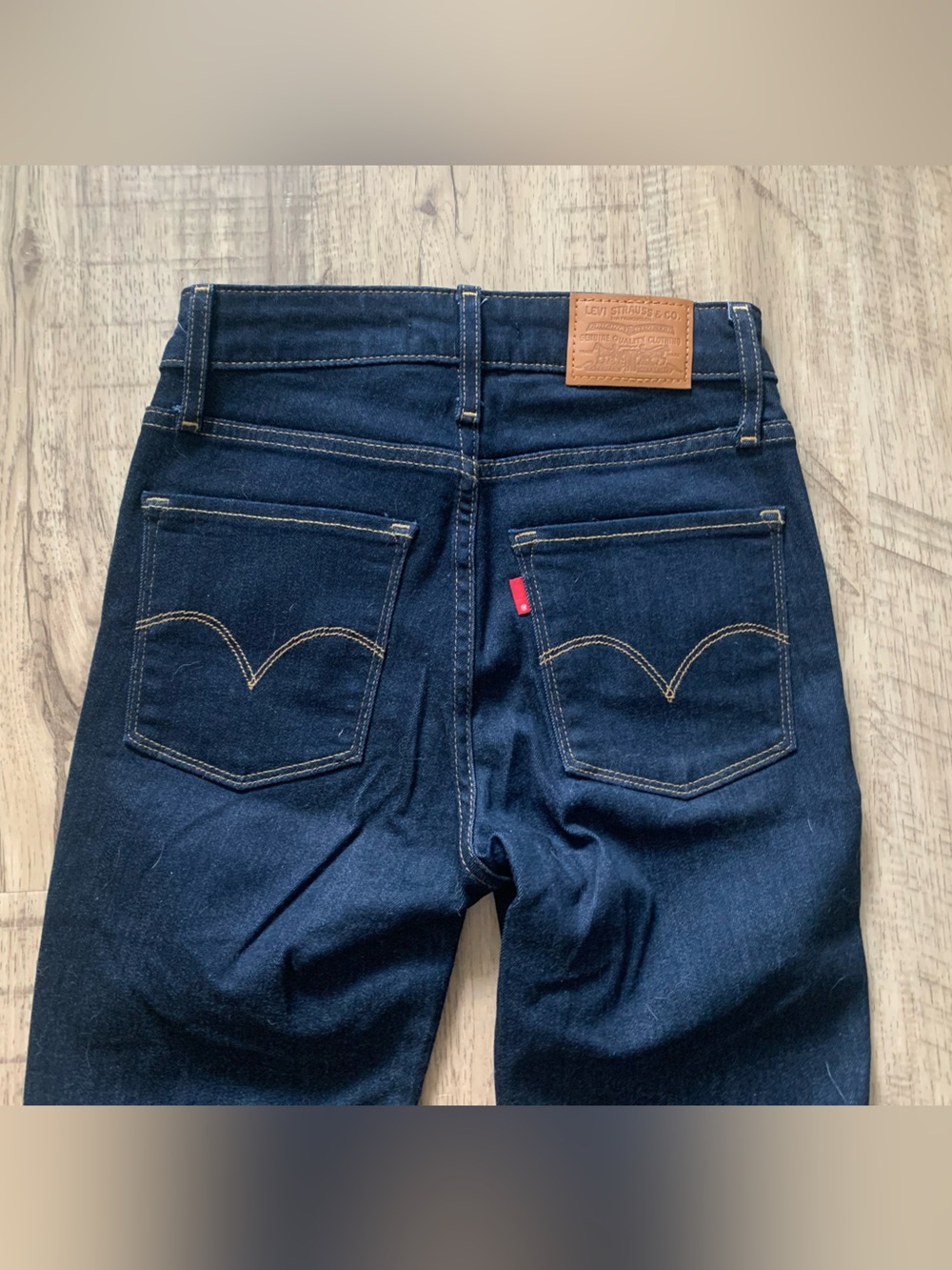 *like new* Levi’s Dark Blue High-rise Jeans